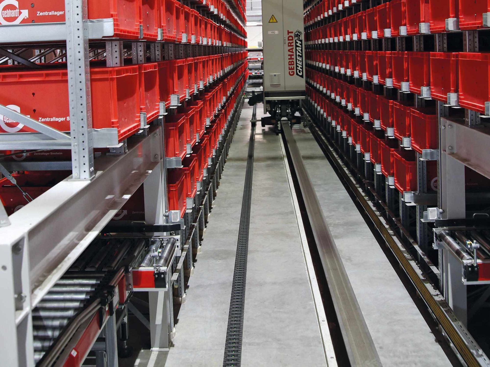 Energy supply: Energy chains: quick to install and safe Energy supply: Energy chains: quick to install and safe