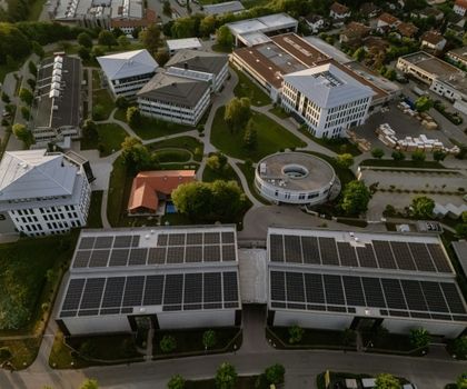 Polyurethan im Fokus: Brückner Group wächst mit Hennecke strategisch weiter Polyurethan im Fokus: Brückner Group wächst mit Hennecke strategisch weiter