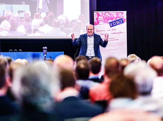 VDWF-Hauptversammlung 2024: Der Mensch als Lösung VDWF-Hauptversammlung 2024: Der Mensch als Lösung