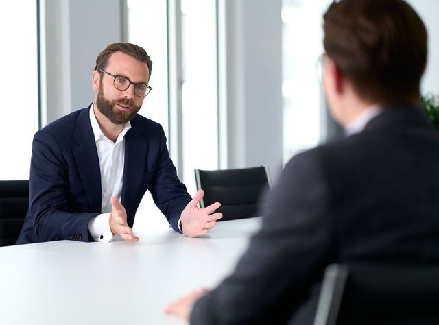 Strategisch statt reaktiv – wie Betriebe den Generationenwechsel meistern Strategisch statt reaktiv – wie Betriebe den Generationenwechsel meistern