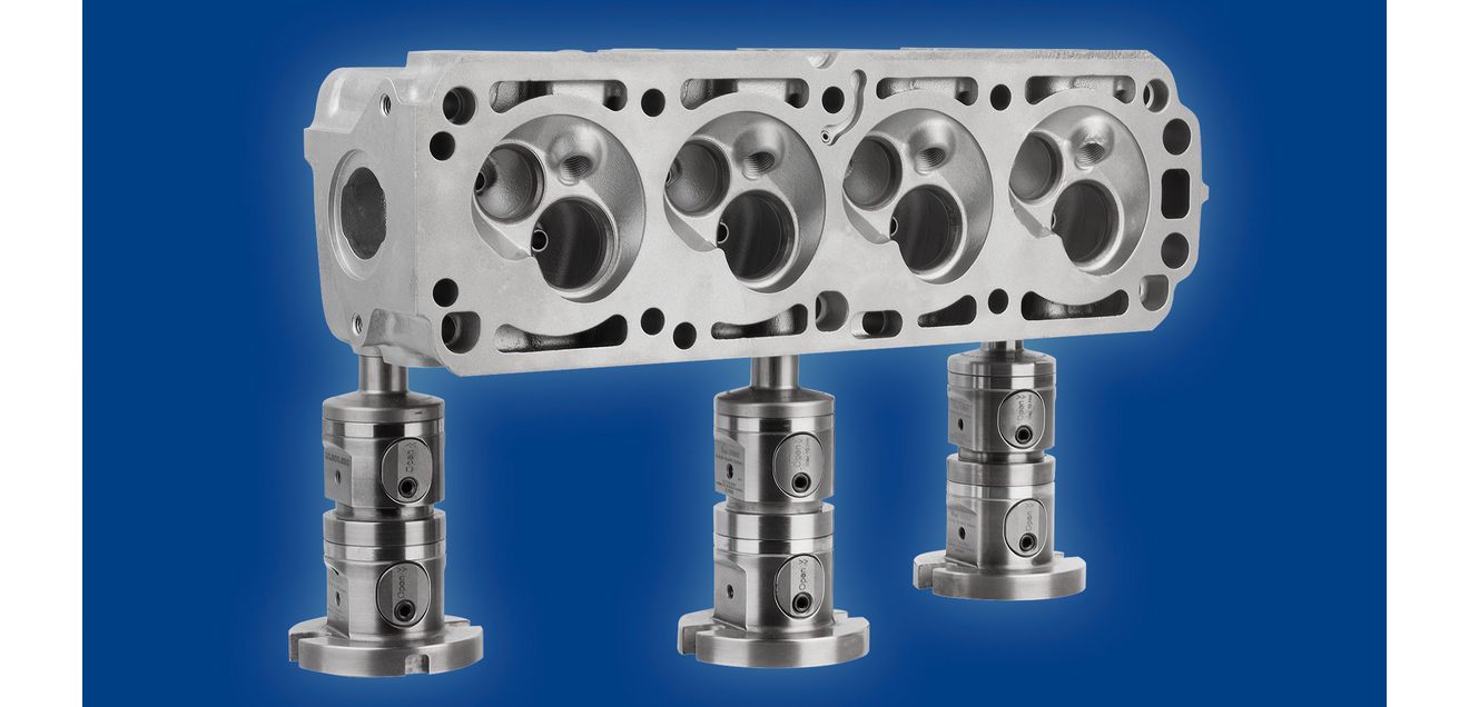 5 axes, one clamping system: Positioning and fixing components securely 5 axes, one clamping system: Positioning and fixing components securely