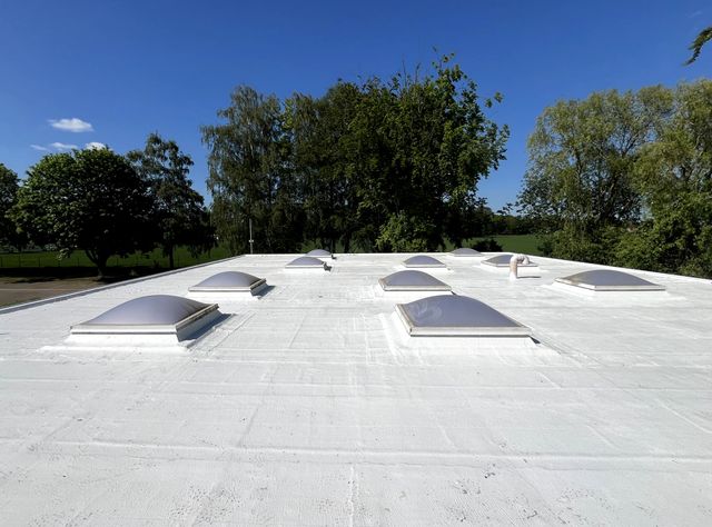 Heller Farbton von Triflex ProSolar Finish+