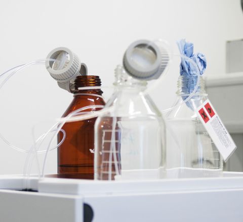 Von Gefahren und Schutzmaßnahmen: Lösungsmittel Von Gefahren und Schutzmaßnahmen: Lösungsmittel