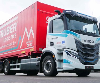 Nutzfahrzeuge: Emissionsfreier Schwerlastverkehr: Gruber Logistics, Iveco und AIT starten Praxistest