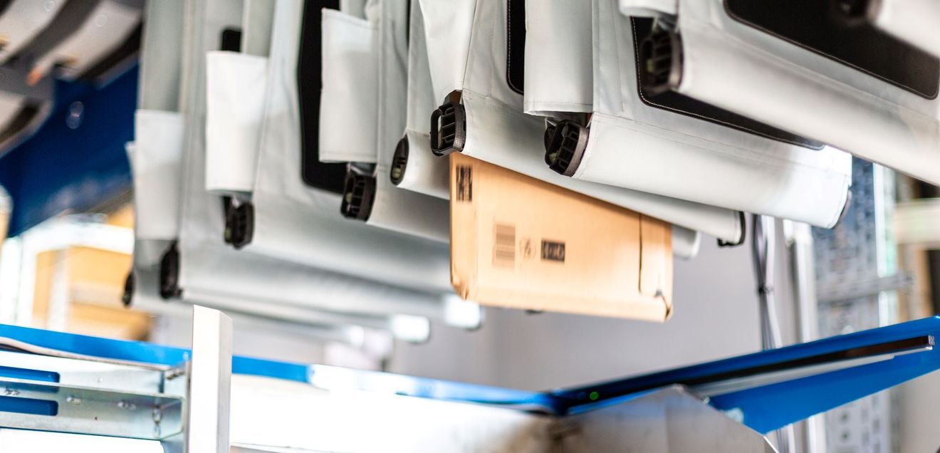 Neue AutoDrop-Funktion von Beumer: Pouches berührungslos handhaben
