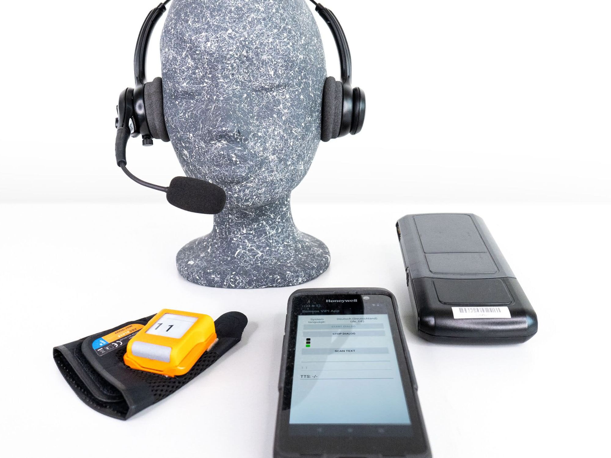 Pick-by-voice: Hardware-independent dialog system