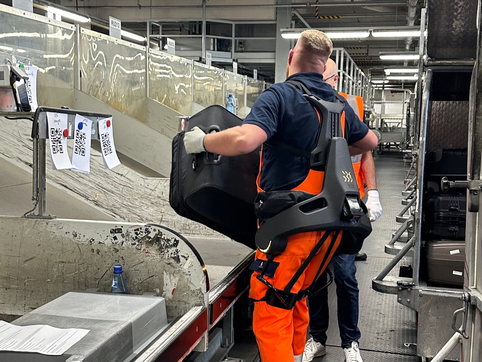 Workplace ergonomics: German Bionic presents exoskeleton at the CES 2025