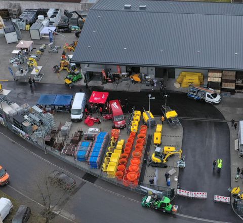 Beutlhauser eröffnet Baugeräte-Zentrum für die Region Nürnberg Beutlhauser eröffnet Baugeräte-Zentrum für die Region Nürnberg