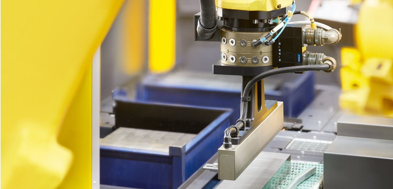 Schunk: Flexibles Werkzeughandling für Roboter Schunk: Flexibles Werkzeughandling für Roboter