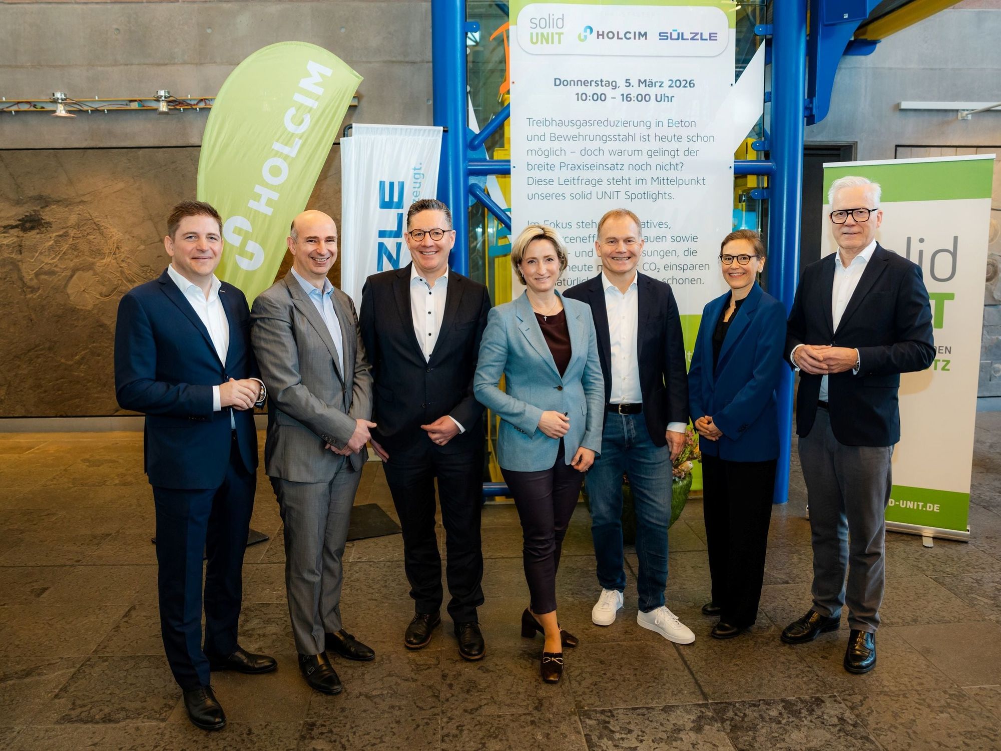 solid Unit-Spotlight mit Ministerin Dr. Hoffmeister-Kraut zeigt, wie die Baubranche die neuen Baustoffe der Zukunft entwickelt – und warum diese noch nicht flächendeckend zum Einsatz kommen Grüner Beton, grüner Stahl: Zwischen Innovationsschub und Realitätscheck