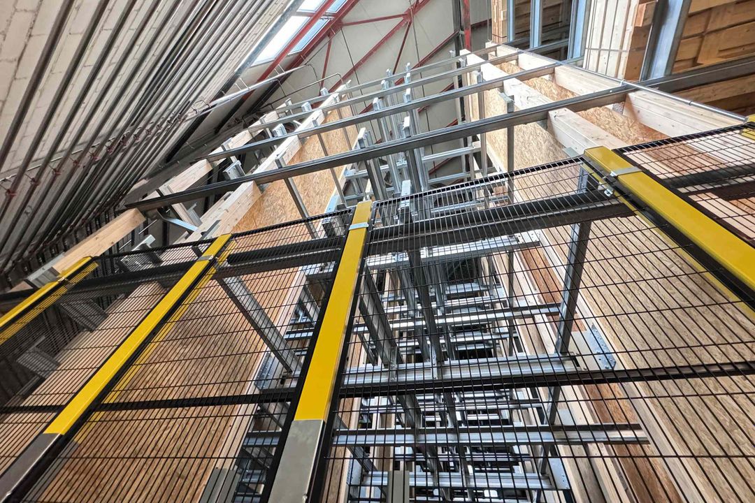 materialfluss Produkte des Jahres 2025: 3. Platz, Kategorie Lager- und Kommissioniertechnik: Nachhaltige Hochregalkonstruktion aus Holz und Stahl materialfluss Produkte des Jahres 2025: 3. Platz, Kategorie Lager- und Kommissioniertechnik: Nachhaltige Hochregalkonstruktion aus Holz und Stahl