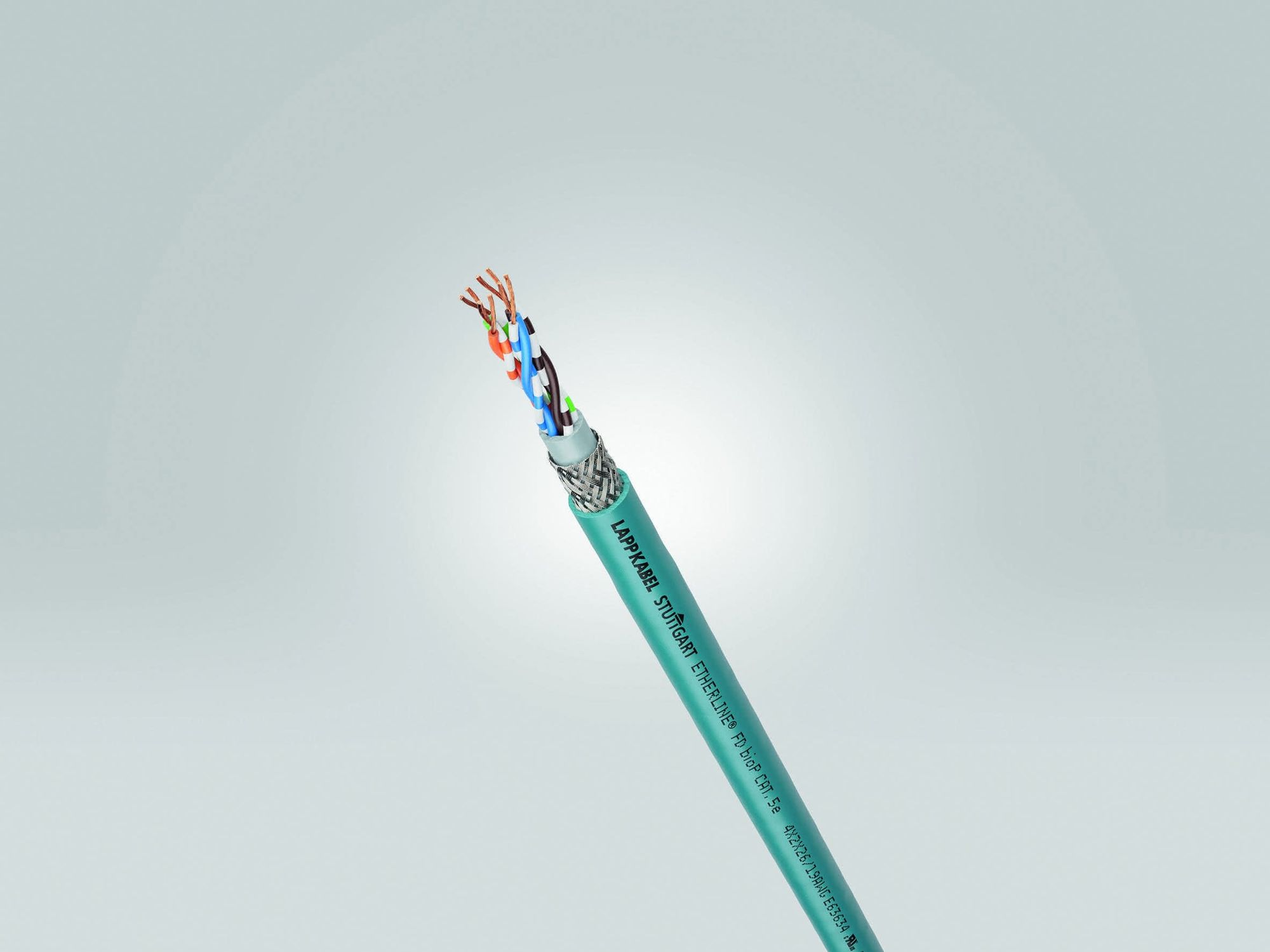 Die ‚Etherline bioP Cat.5e‘ ist die erste Lapp-Leitung mit biobasiertem Mantelmaterial, die in Serie gefertigt wird.