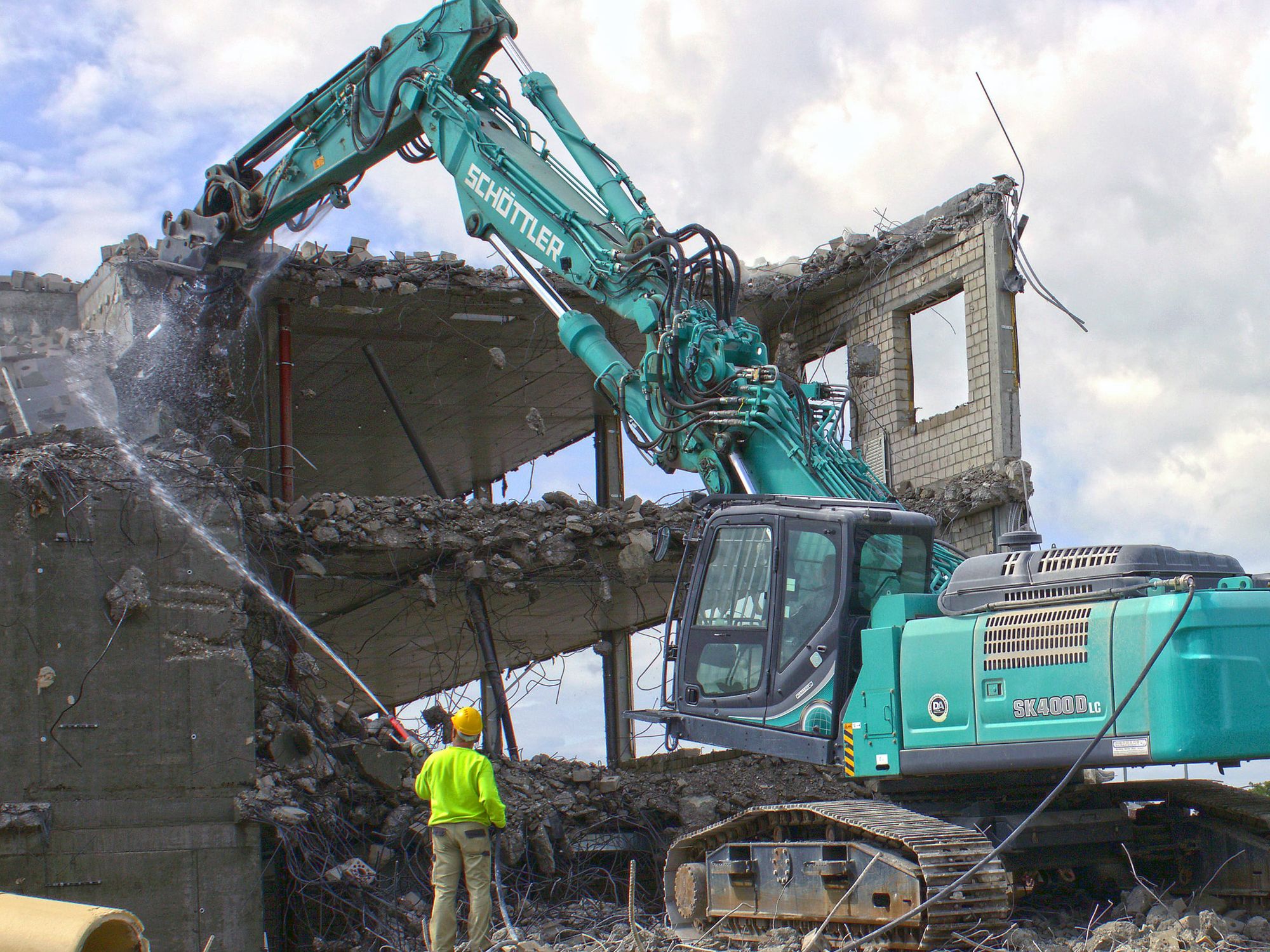Kobelco - von A wie Abbruch bis Z wie Zukunft Der Abbruch-Bagger SK400DLC von Kobelco in Aktion