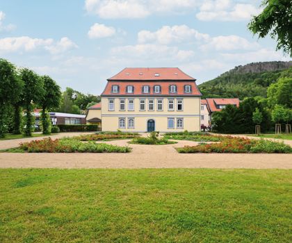 Gartenbau Firma Richard Brink liefert Stahlbänder für Pflanzbeete im Stadtpark Oker