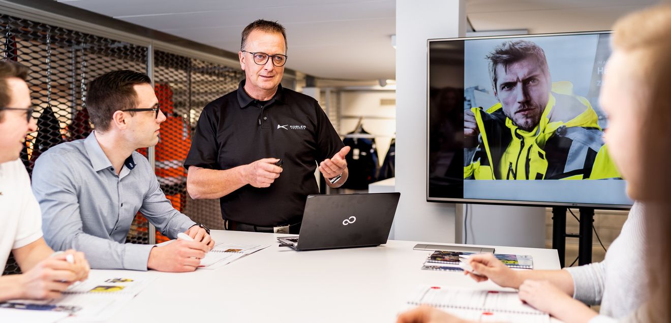 In den Seminaren werden die Grundlagen zu PSA-Verordnung, Haftung, Gefährdungsbeurteilung, Veredelung von PSA und Verbrauchsgrenzen vermittelt (Foto: Kübler) In den Seminaren werden die Grundlagen zu PSA-Verordnung, Haftung, Gefährdungsbeurteilung, Veredelung von PSA und Verbrauchsgrenzen vermittelt (Foto: Kübler)