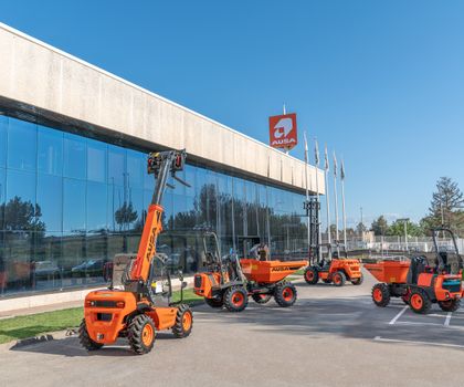 AUSA-Übernahme abgeschlossen: Jetzt Teil von JLG AUSA-Übernahme abgeschlossen: Jetzt Teil von JLG