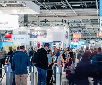 Ilmac Basel 2025: Erfolgreicher Abschluss mit 12.800 Teilnehmenden und 400 Ausstellenden Ilmac Basel Eingangsbereich Drehkreuz
