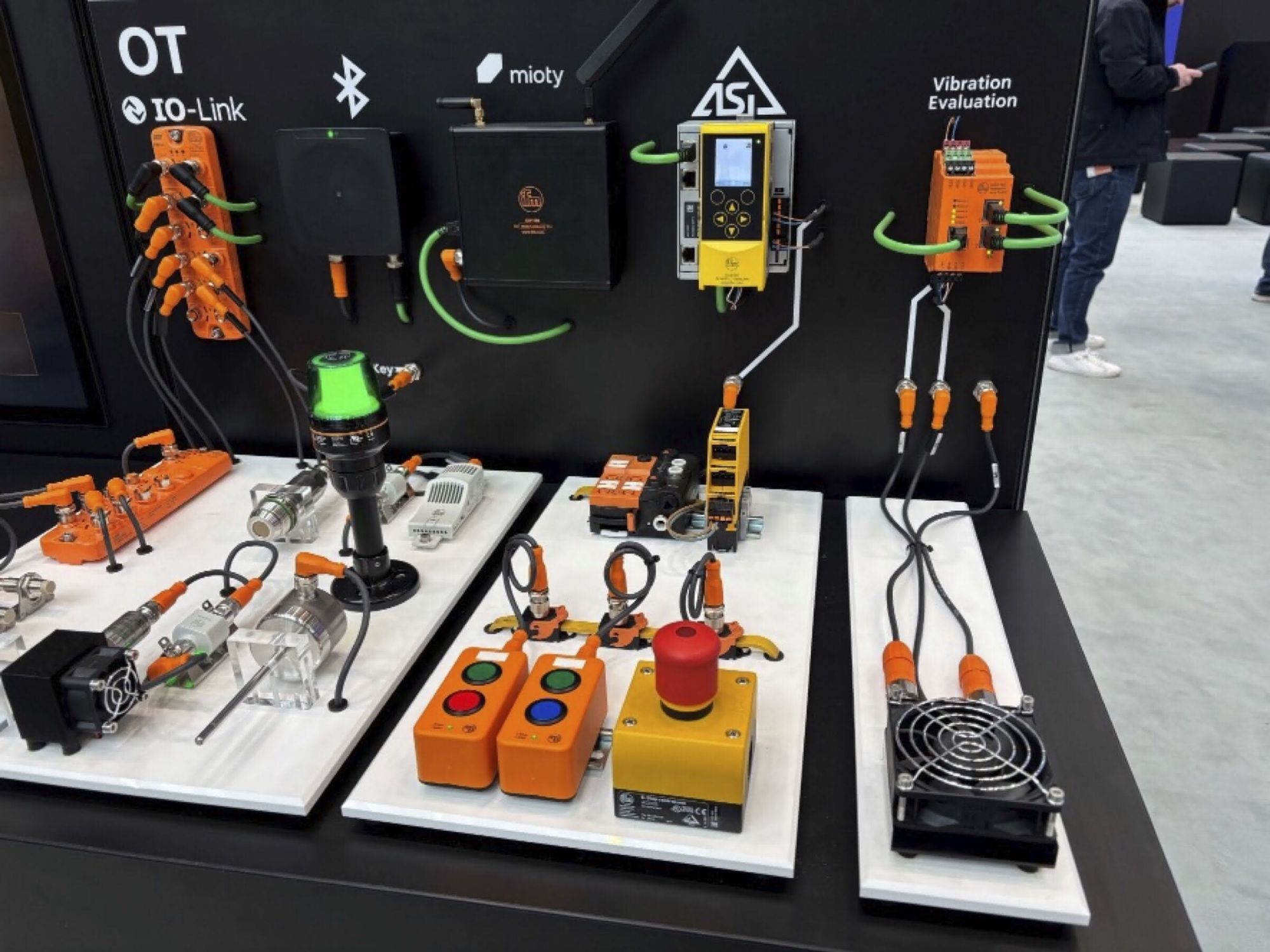 ifm electronic: AS-i Master für IIoT-Plattform