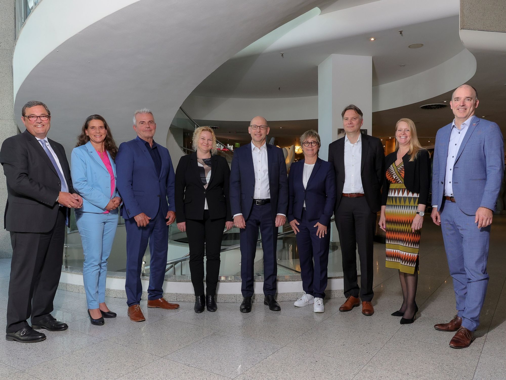 VDGH-Mitgliederversammlung: Ulrich Schmid erneut zum Vorstandsvorsitzenden des VDGH gewählt Vorstandsmitglieder des VDGH (Mai 2023)