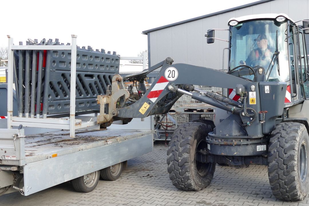 Weycor 480S Schwenklader: Für effizientes Verladen Weycor 480S Schwenklader: Für effizientes Verladen