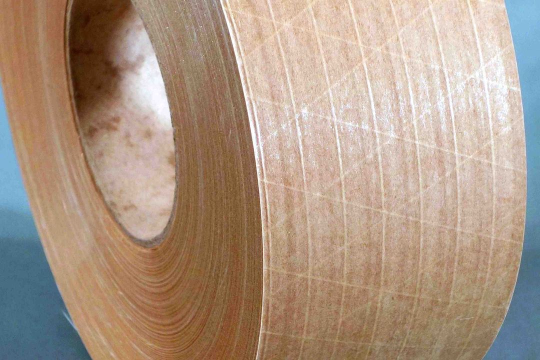 Faserverstärkte Tapes: Robuster Verschluss für schwere Kartonagen Faserverstärkte Tapes: Robuster Verschluss für schwere Kartonagen