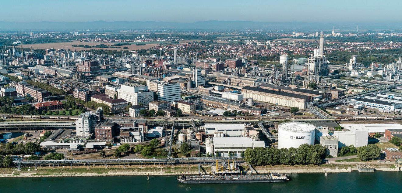 Stammwerk in Ludwigshafen: BASF schließt weitere Produktionsanlagen Stammwerk in Ludwigshafen: BASF schließt weitere Produktionsanlagen