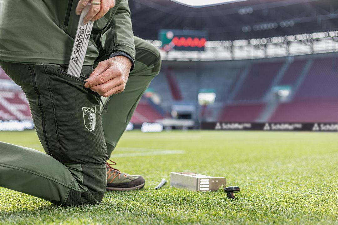 FC Augsburg und Schöffel PRO starten Partnerschaft