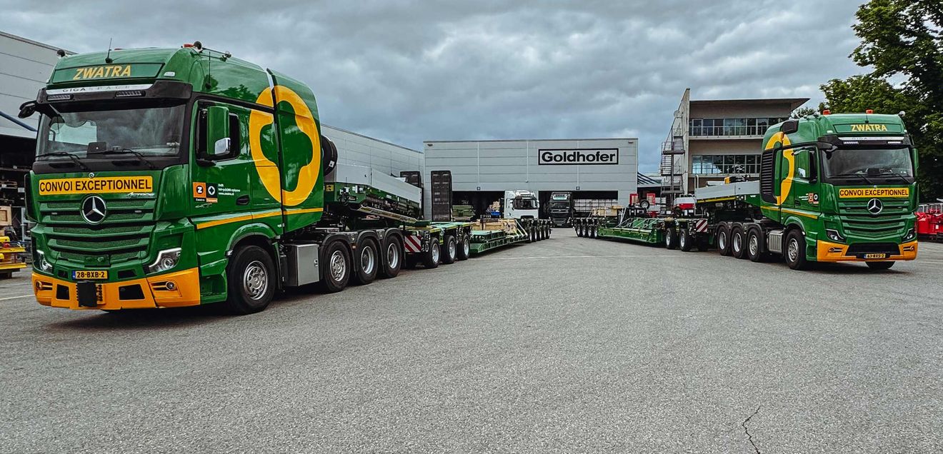 Die Goldhofer Aktiengesellschaft, weltweit anerkannter Innovator und Marktführer im Bereich Schwerlast- und Spezialtransportlösungen, feiert die erfolgreiche Auslieferung des ersten Auftragsvolumens an Zwatra B.V., ein niederländisches Transportunternehmen, das für seine innovativen und maßgeschneiderten Transportdienstleistungen bekannt ist. Goldhofer und Zwatra B.V. - eine Partnerschaft, die Maßstäbe setzt