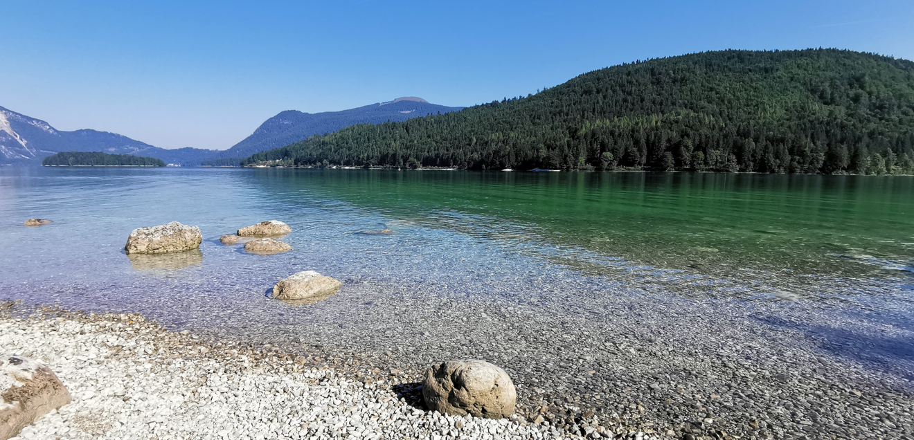 Laborwerte bestätigen: Deutsche Badegewässer mit ausgezeichneter Qualität Walchensee