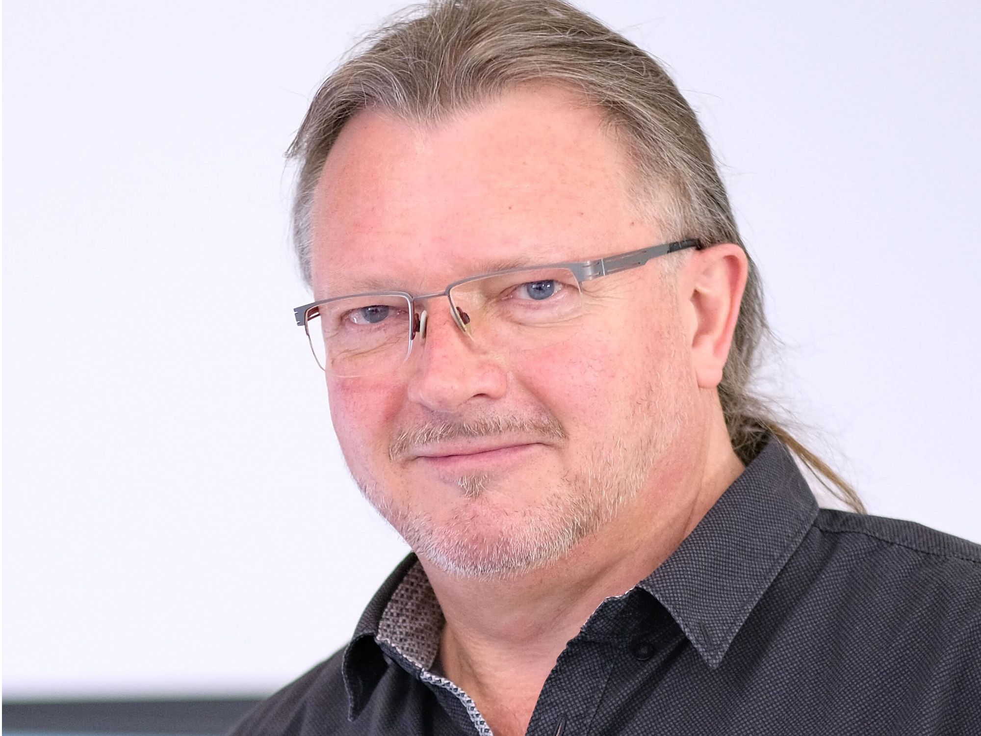 Wilhelm Adacker ist Software Architect bei Burger Engineering. Wilhelm Adacker ist Software Architect bei Burger Engineering.