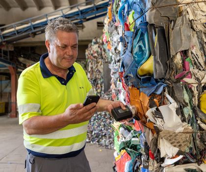Mobile Spektroskopie: Kunststoffidentifizierung  auf Knopfdruck