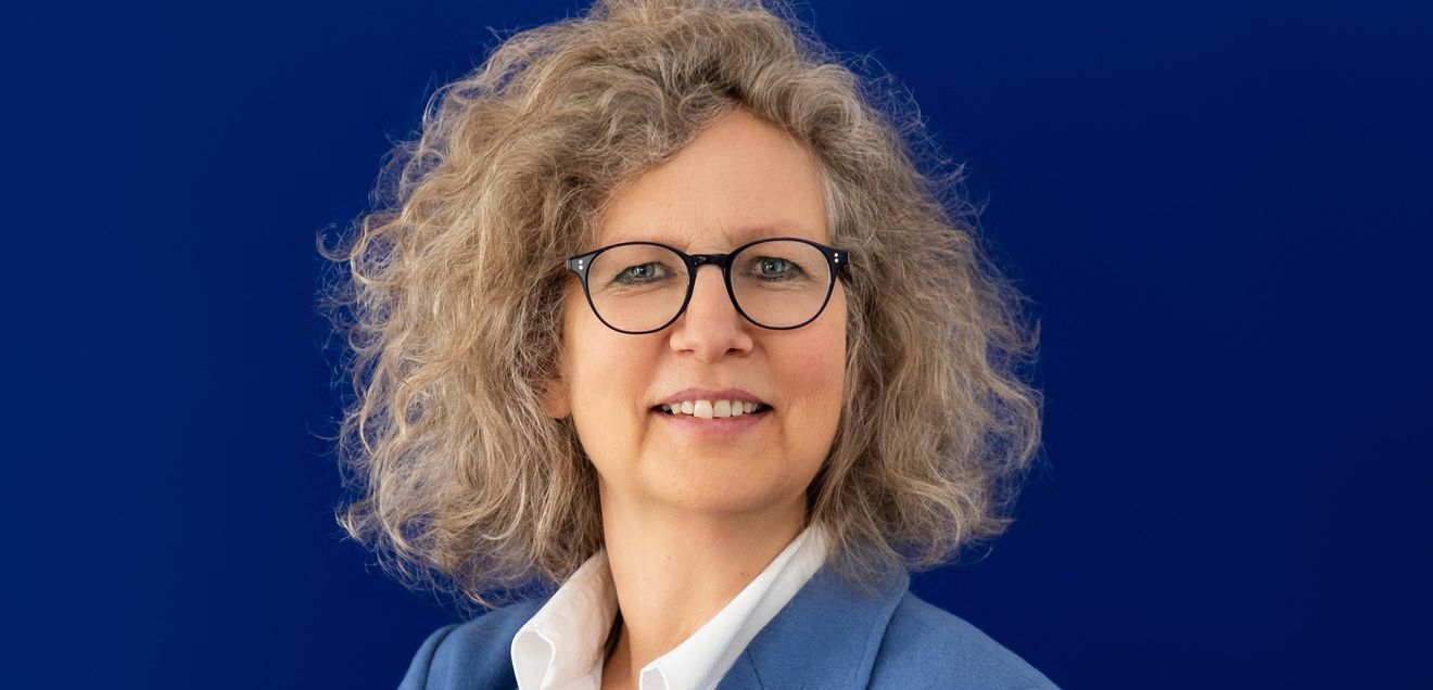 Alexandra Knauer mit Pittcon Heritage Award 2026 ausgezeichnet – US-Visum verweigert Alexandra Knauer, geschäftsführende Gesellschafterin der Knauer GmbH, erhält den Pittcon Heritage Award 2026
