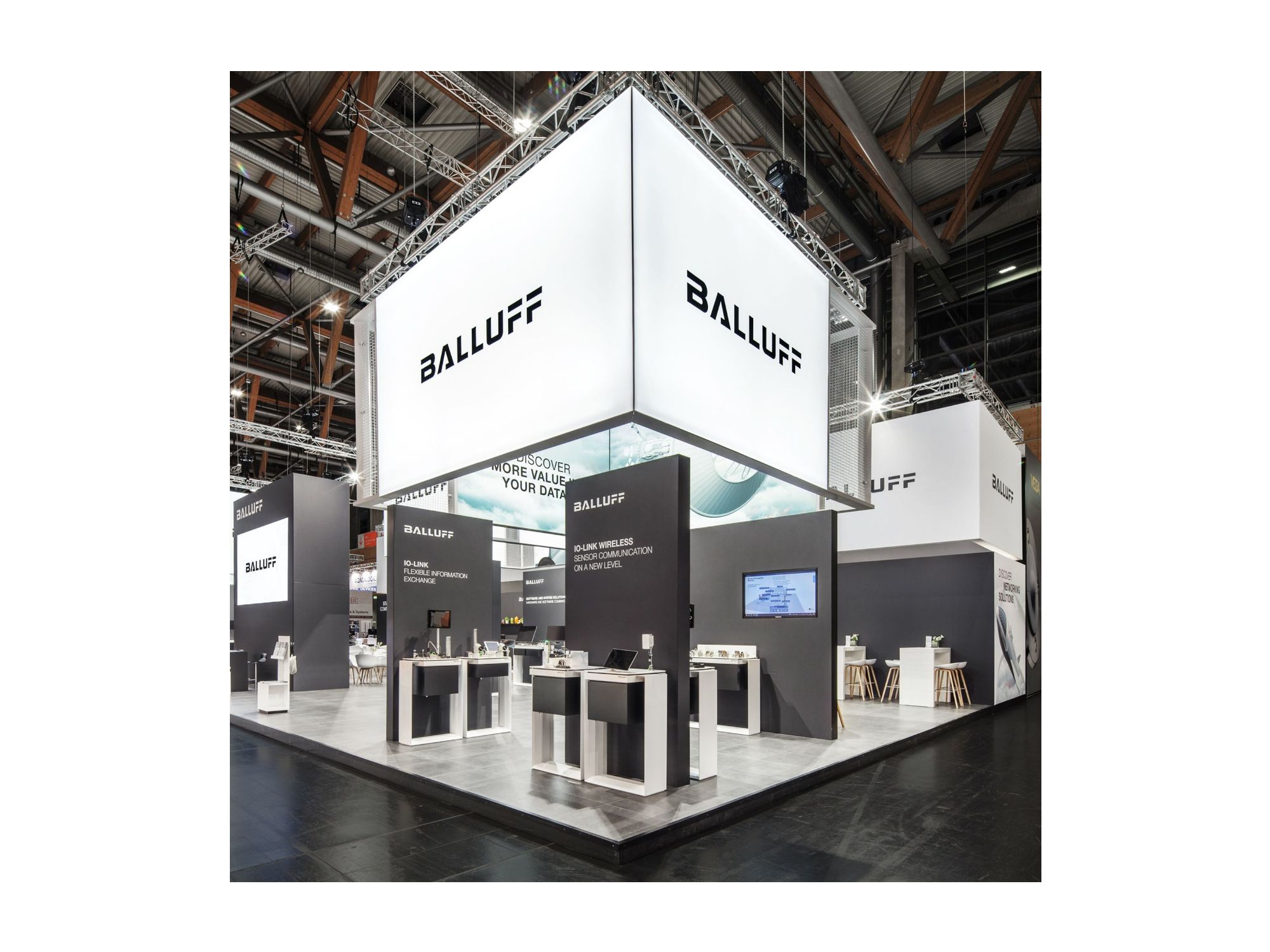 Balluff at the SPS: Focus on intelligent networking
