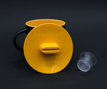 Toolcraft erweitert Portfolio: Zwei Silikon-Formteile mit einem Werkzeug Toolcraft erweitert Portfolio: Zwei Silikon-Formteile mit einem Werkzeug