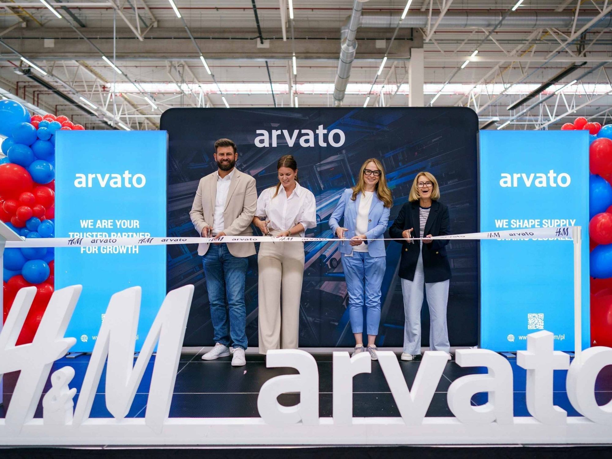 Distributionszentrum erweitert: Arvato implementiert Shuttlesystem für H&M in Polen Distributionszentrum erweitert: Arvato implementiert Shuttlesystem für H&M in Polen