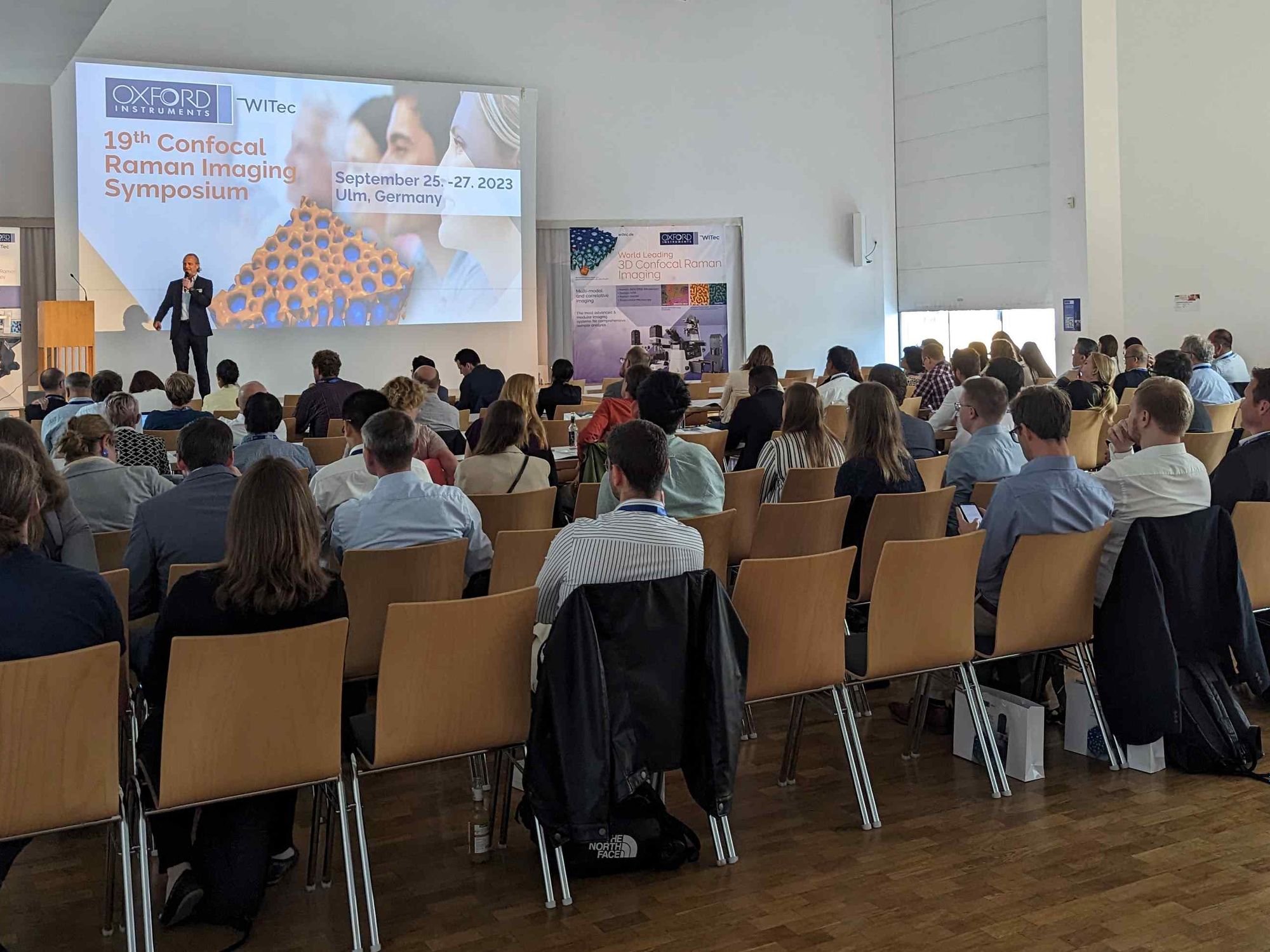 Begrüßung der Teilnehmenden des 19. Confocal Raman Imaging Symposiums