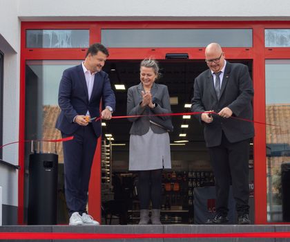 Feierliche Wiedereröffnung des Bauking-Standorts in Recklinghausen Feierliche Wiedereröffnung des Bauking-Standorts in Recklinghausen