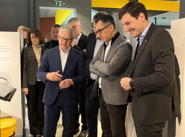 Cem Özdemir bei Sto: Baupolitik, Planungssicherheit und die Rolle innovativer Baustoffe Cem Özdemir bei Sto: Baupolitik, Planungssicherheit und die Rolle innovativer Baustoffe