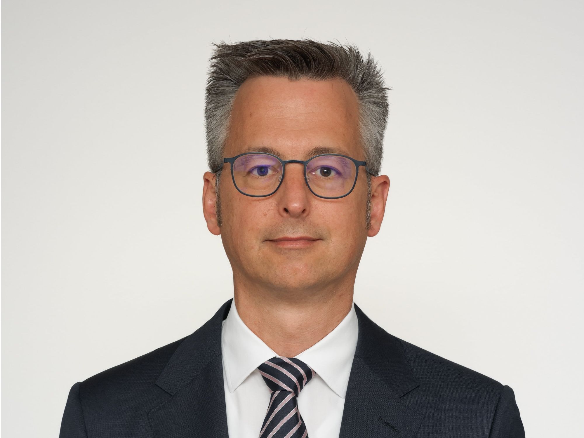 Mewa-Gruppe stellt Weichen für die Zukunft: Dr. Christian Funk wird neuer Vorstandsvorsitzender Mewa-Gruppe stellt Weichen für die Zukunft: Dr. Christian Funk wird neuer Vorstandsvorsitzender