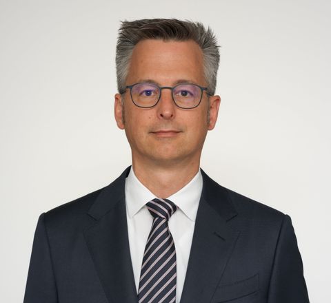 Mewa-Gruppe stellt Weichen für die Zukunft: Dr. Christian Funk wird neuer Vorstandsvorsitzender Mewa-Gruppe stellt Weichen für die Zukunft: Dr. Christian Funk wird neuer Vorstandsvorsitzender