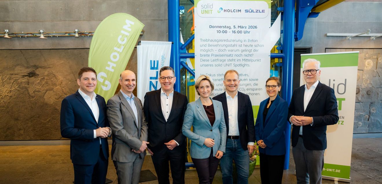 solid Unit-Spotlight mit Ministerin Dr. Hoffmeister-Kraut zeigt, wie die Baubranche die neuen Baustoffe der Zukunft entwickelt – und warum diese noch nicht flächendeckend zum Einsatz kommen Grüner Beton, grüner Stahl: Zwischen Innovationsschub und Realitätscheck