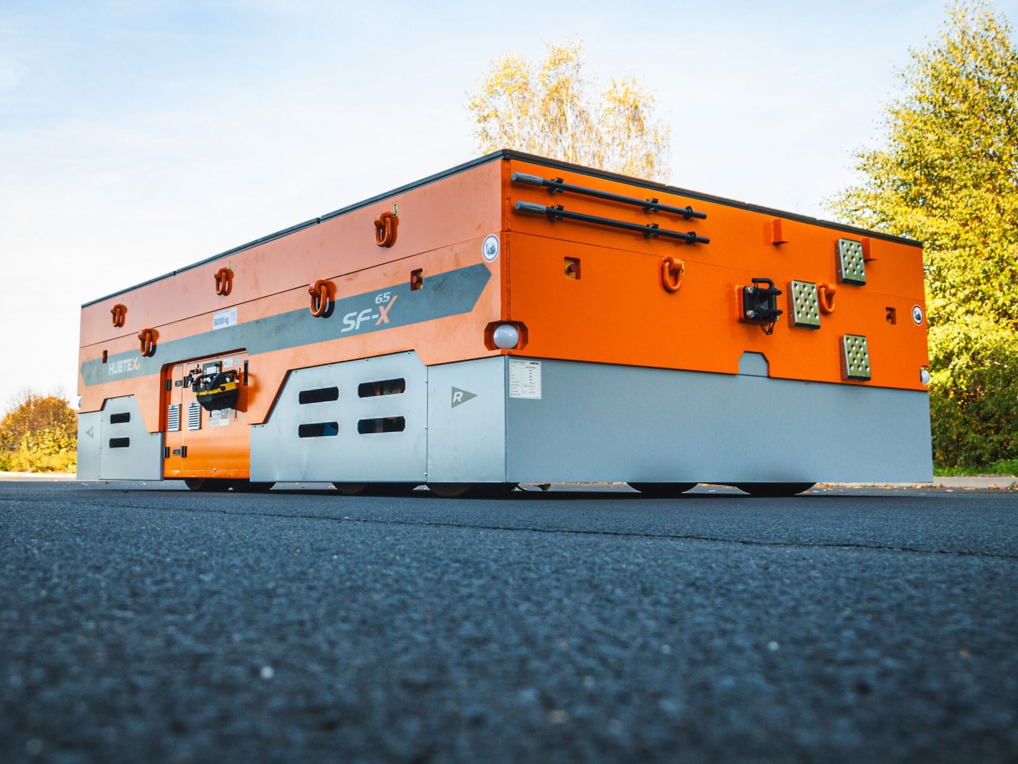 SFX 65 heavy-duty platform transporter