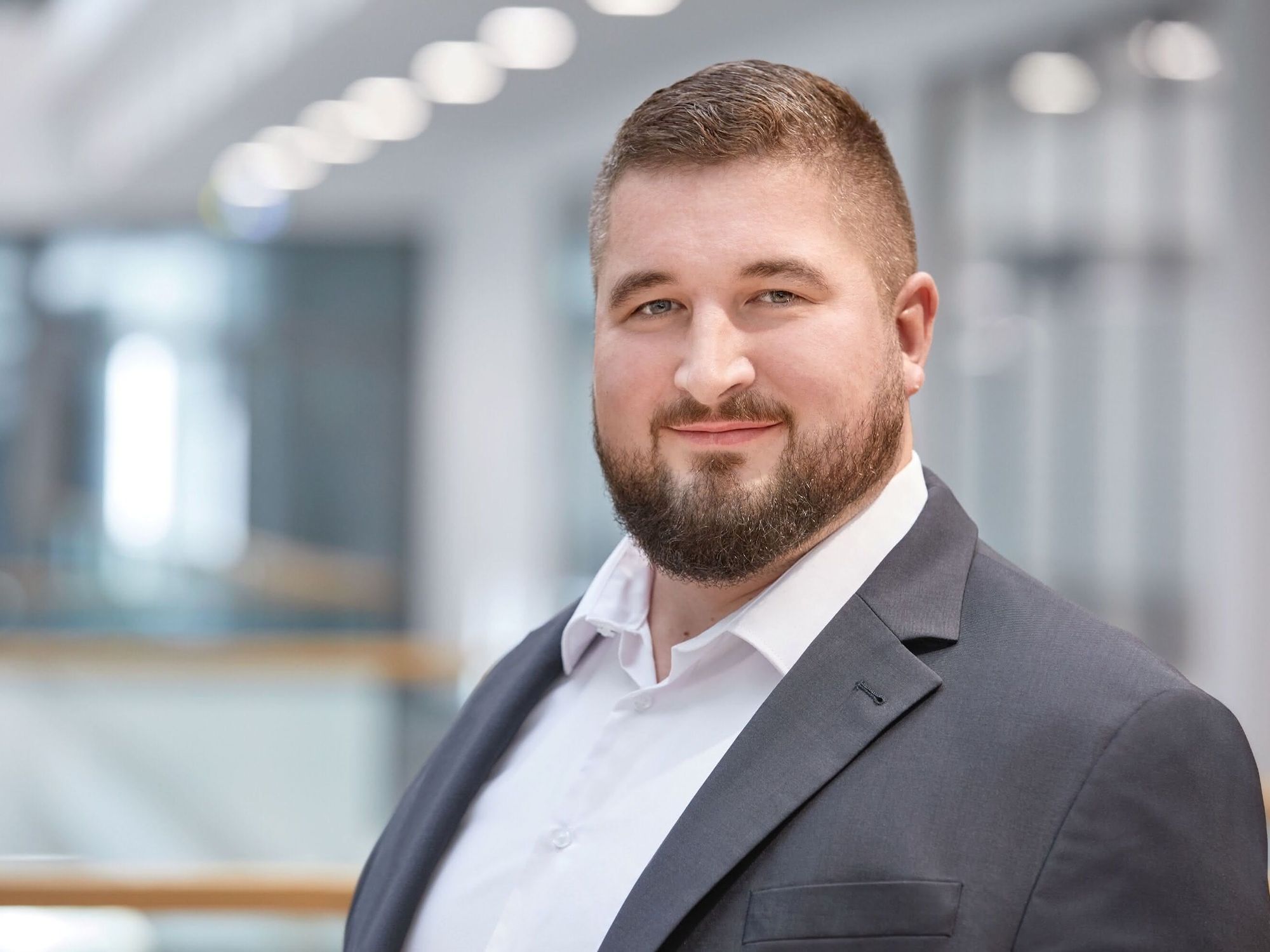 Der Autor: Prof. Dr. Andreas Würger ist Professor für industrielle Steuerungs- und Regelungstechnik an der HAW Hamburg. Der Autor: Prof. Dr. Andreas Würger ist Professor für industrielle Steuerungs- und Regelungstechnik an der HAW Hamburg.