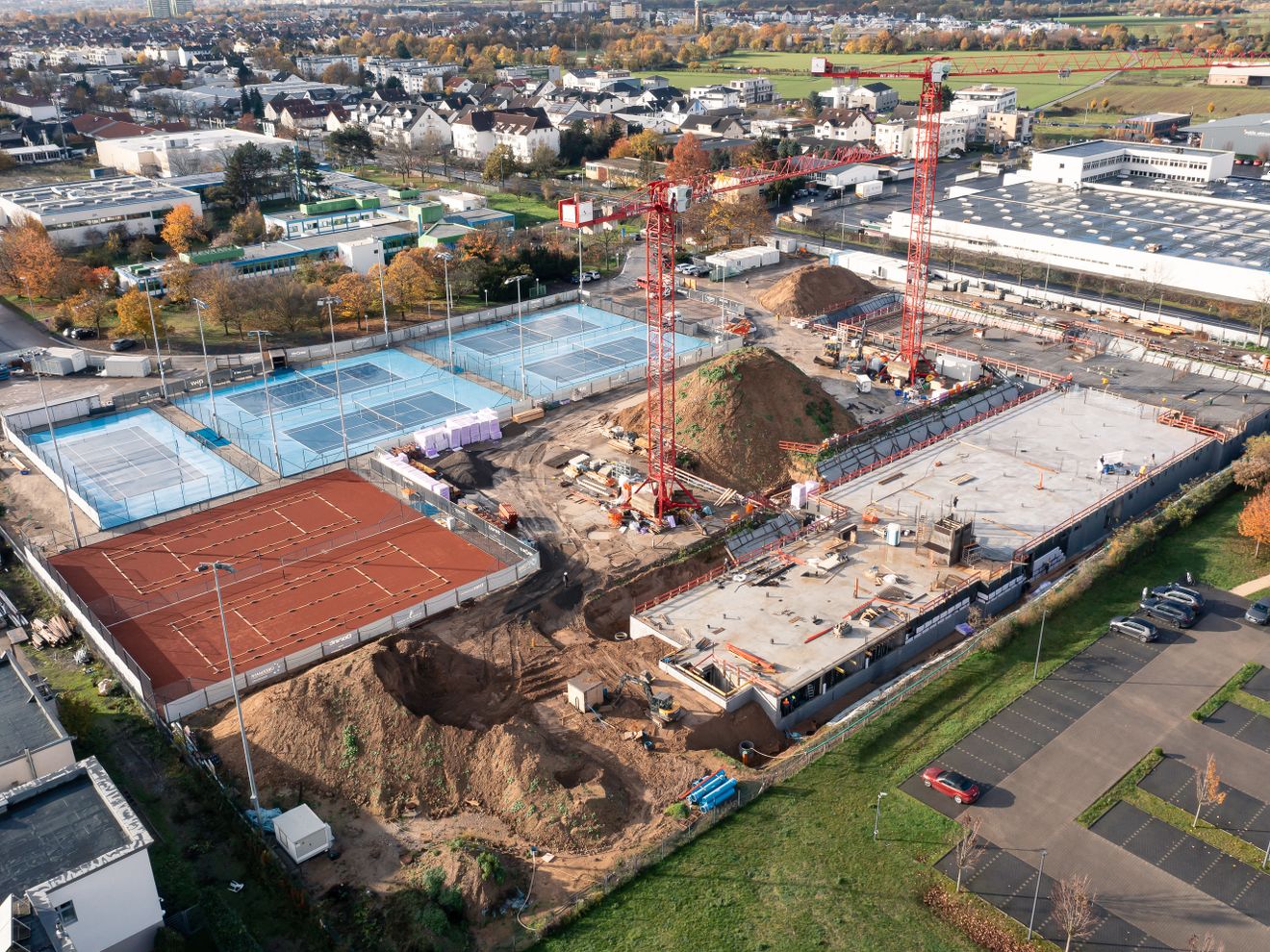 Airless-Spritzverfahren - Boris Becker International Tennis Academy profitiert von Schomburg