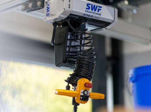 Intelligente Steuerhilfen: Neue Maßstäbe in Hebetechnik und Materialhandling Intelligente Steuerhilfen: Neue Maßstäbe in Hebetechnik und Materialhandling