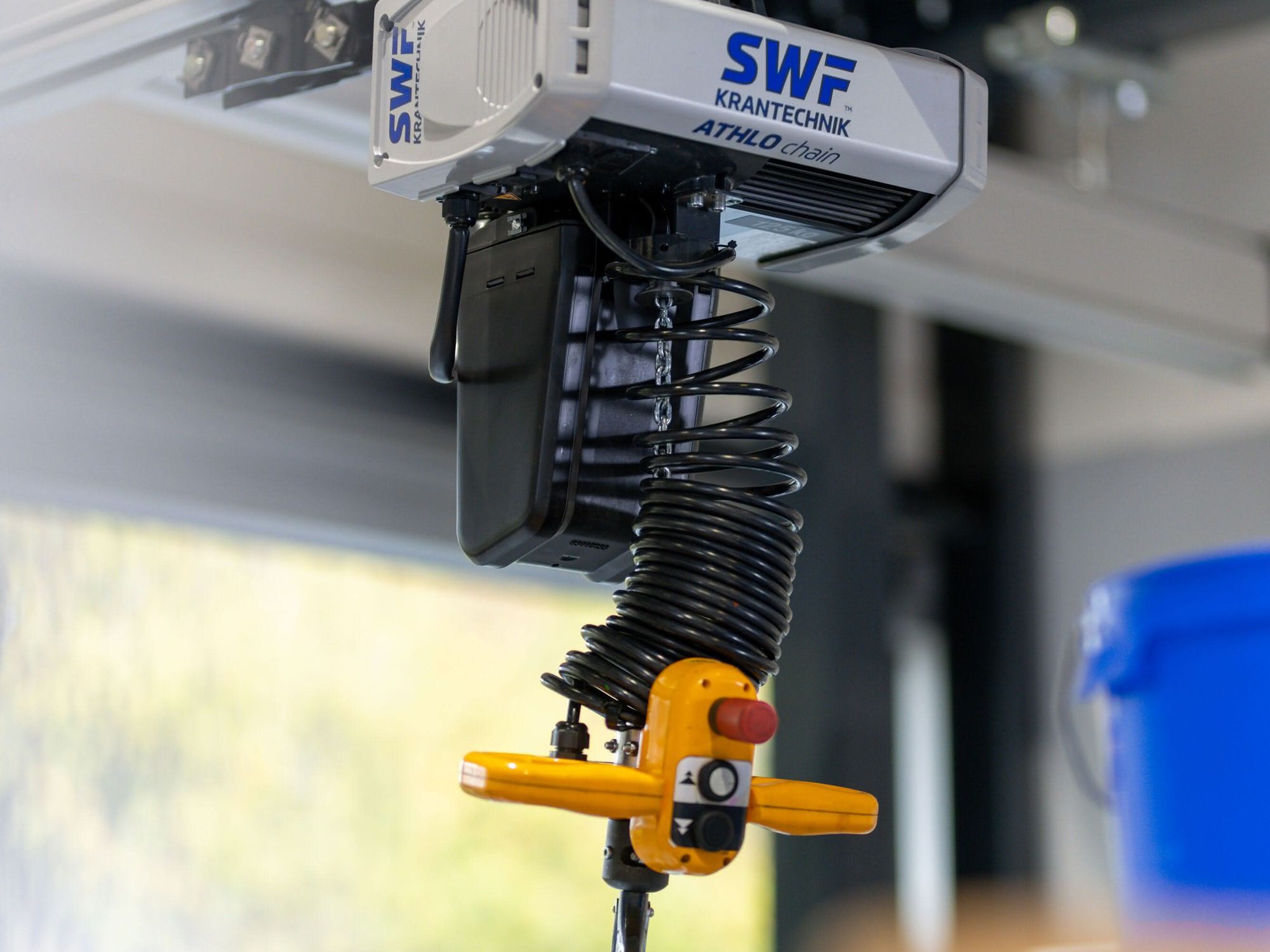 Intelligente Steuerhilfen: Neue Maßstäbe in Hebetechnik und Materialhandling