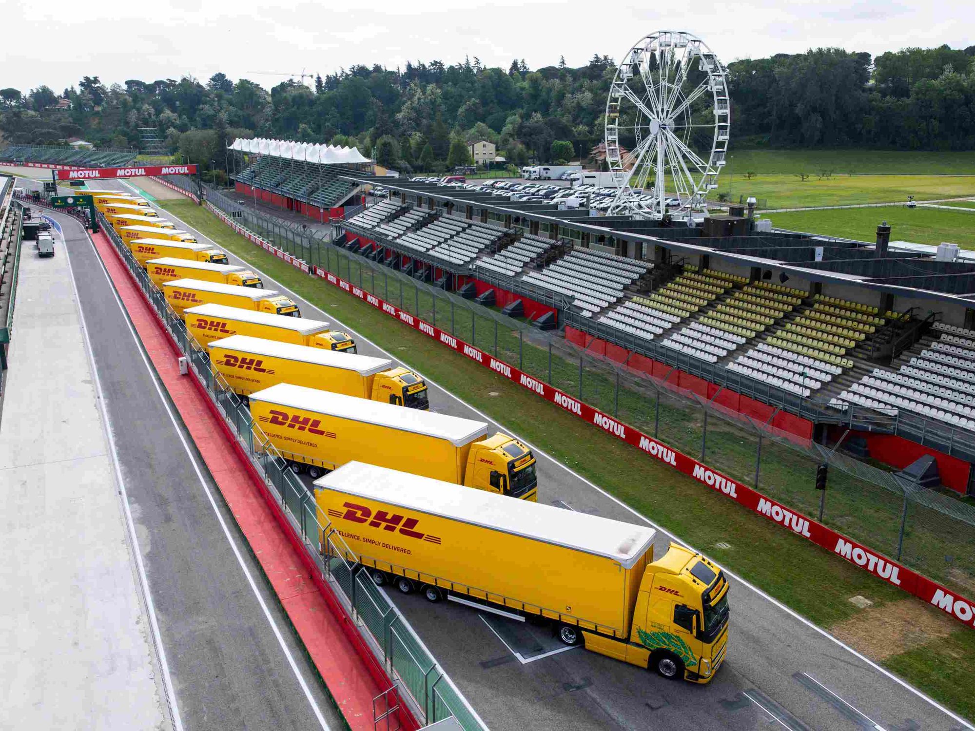 Logistikdienstleister: 45.000 Tonnen Renn-Ausrüstung transportiert