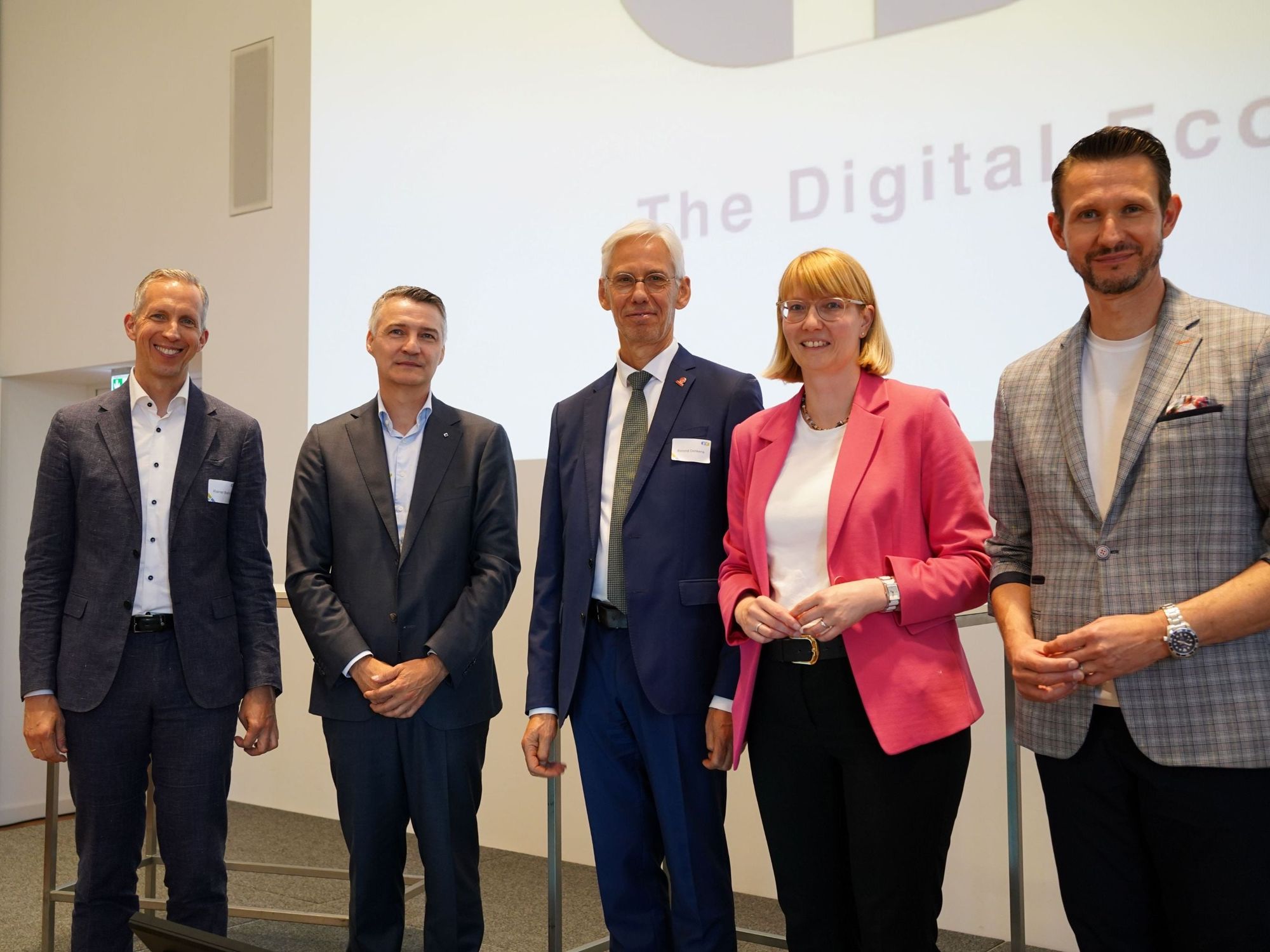 Projektabschluss: Factory-X schafft Grundlage für interoperable Datenräume und industrielle KI Projektabschluss: Factory-X schafft Grundlage für interoperable Datenräume und industrielle KI