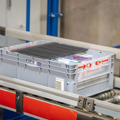Improved process reliability: Containers for safe processes and smart picking
