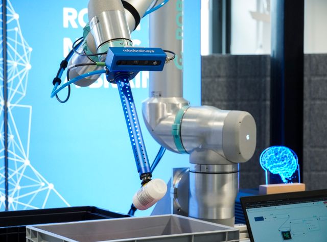 Robot control: AI for industrial robots